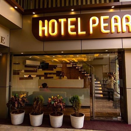 Hotel Pearl Vadodara Exterior photo