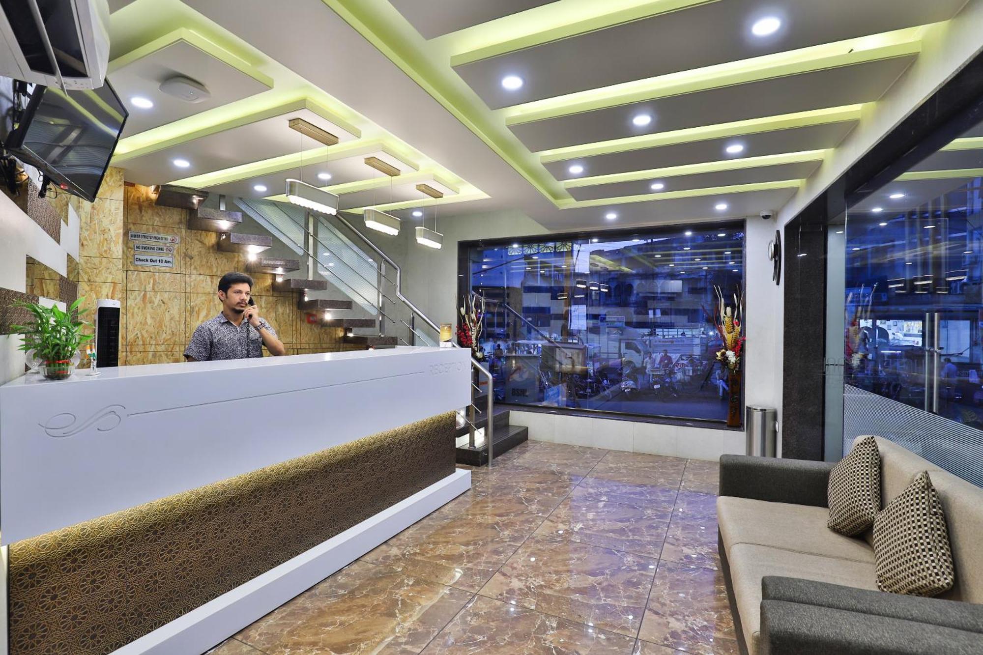 Hotel Pearl Vadodara Exterior photo
