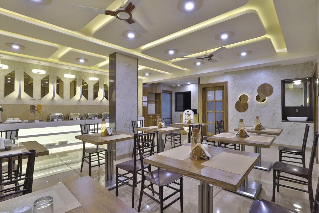 Hotel Pearl Vadodara Exterior photo
