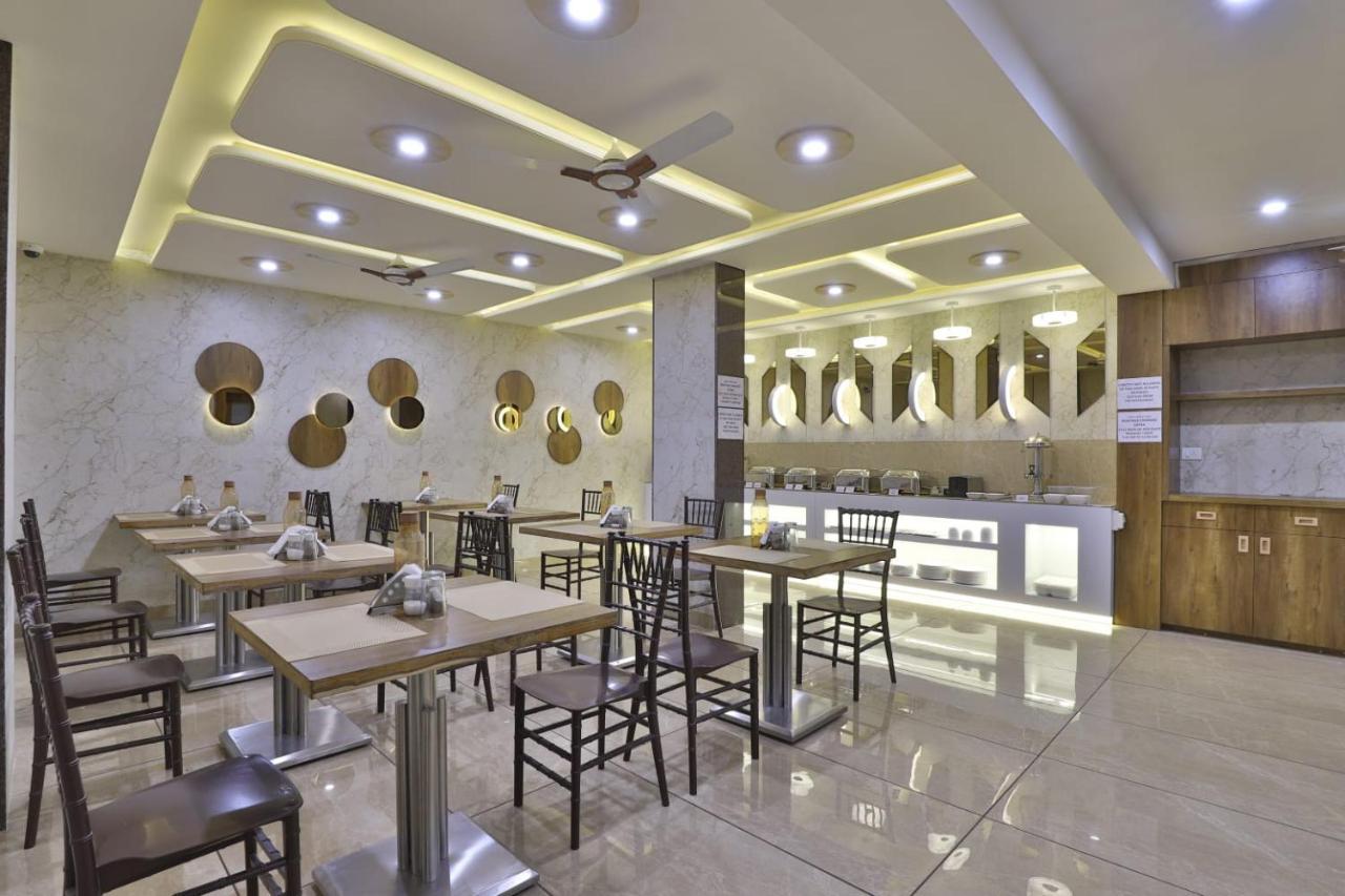Hotel Pearl Vadodara Exterior photo