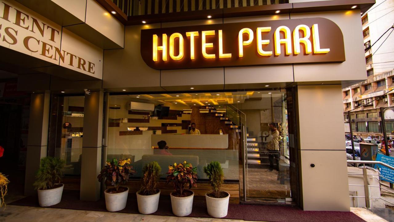 Hotel Pearl Vadodara Exterior photo
