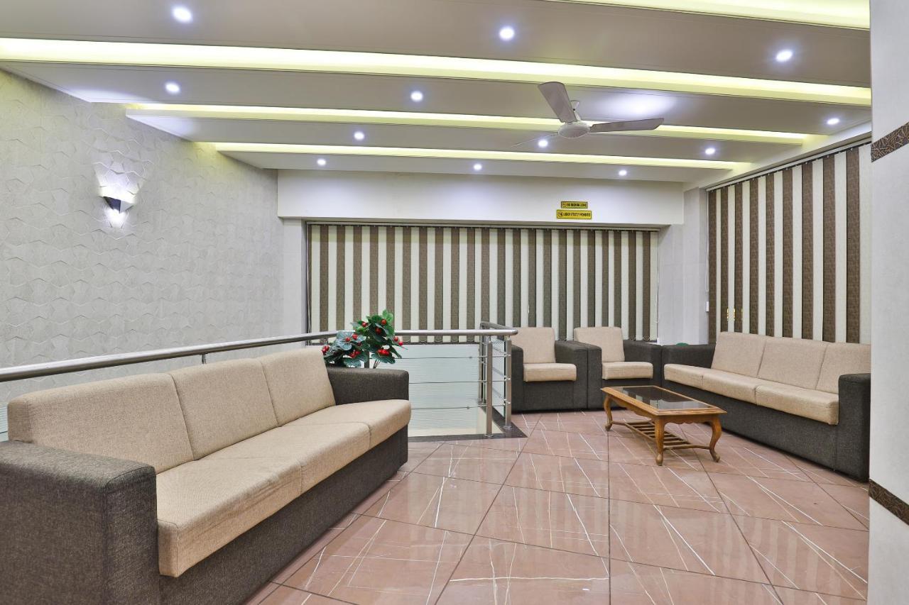 Hotel Pearl Vadodara Exterior photo