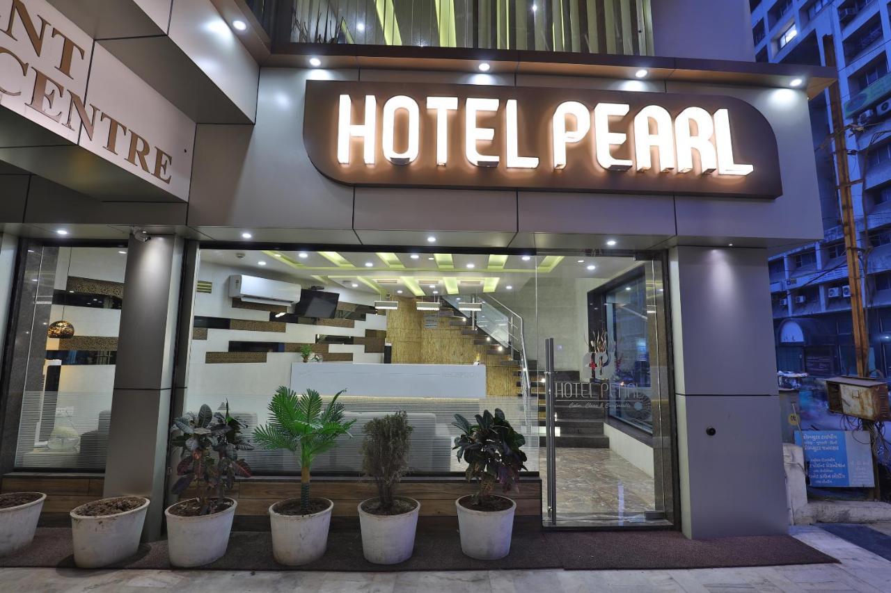 Hotel Pearl Vadodara Exterior photo