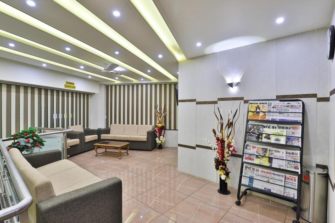 Hotel Pearl Vadodara Exterior photo