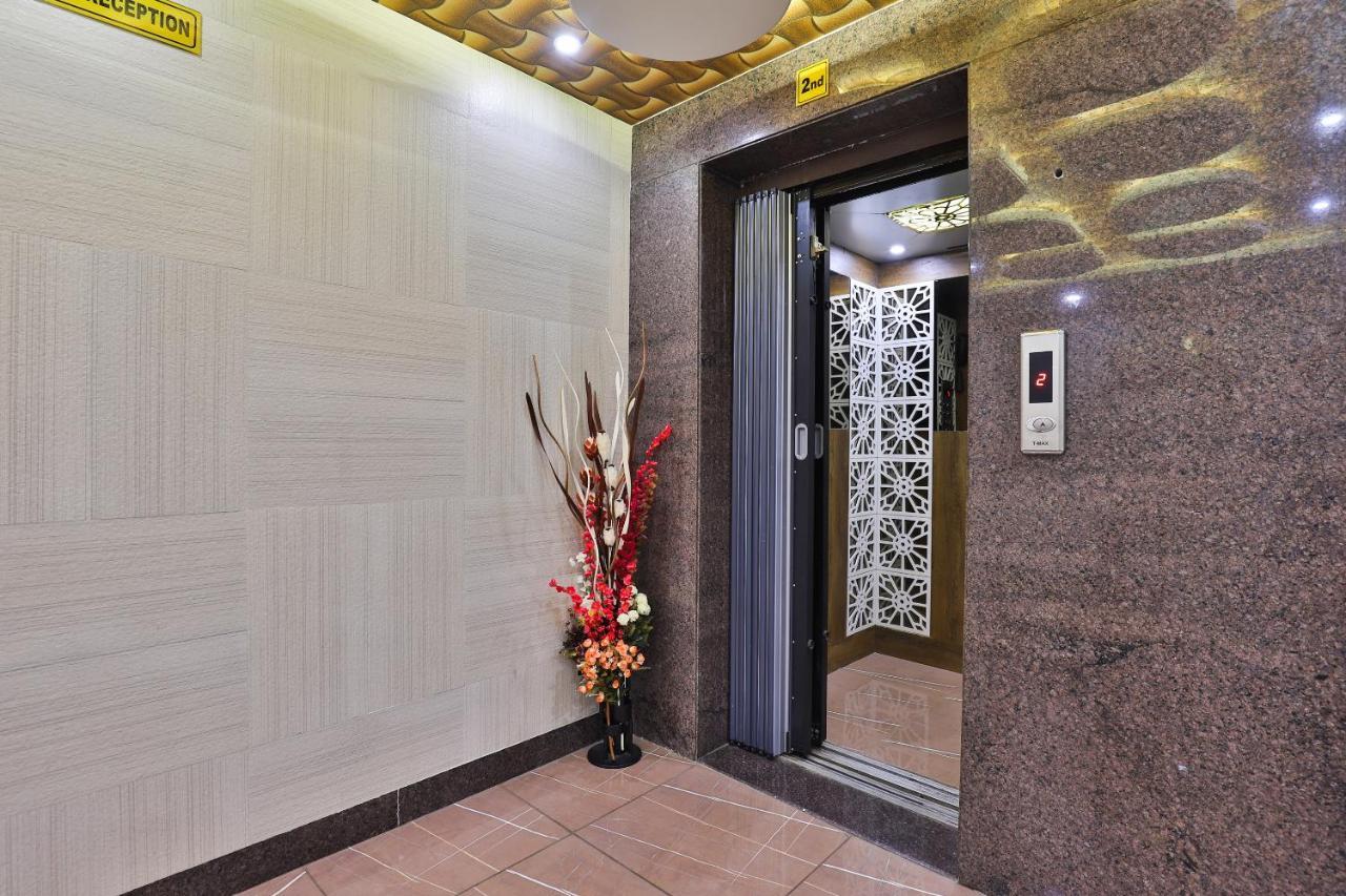 Hotel Pearl Vadodara Exterior photo