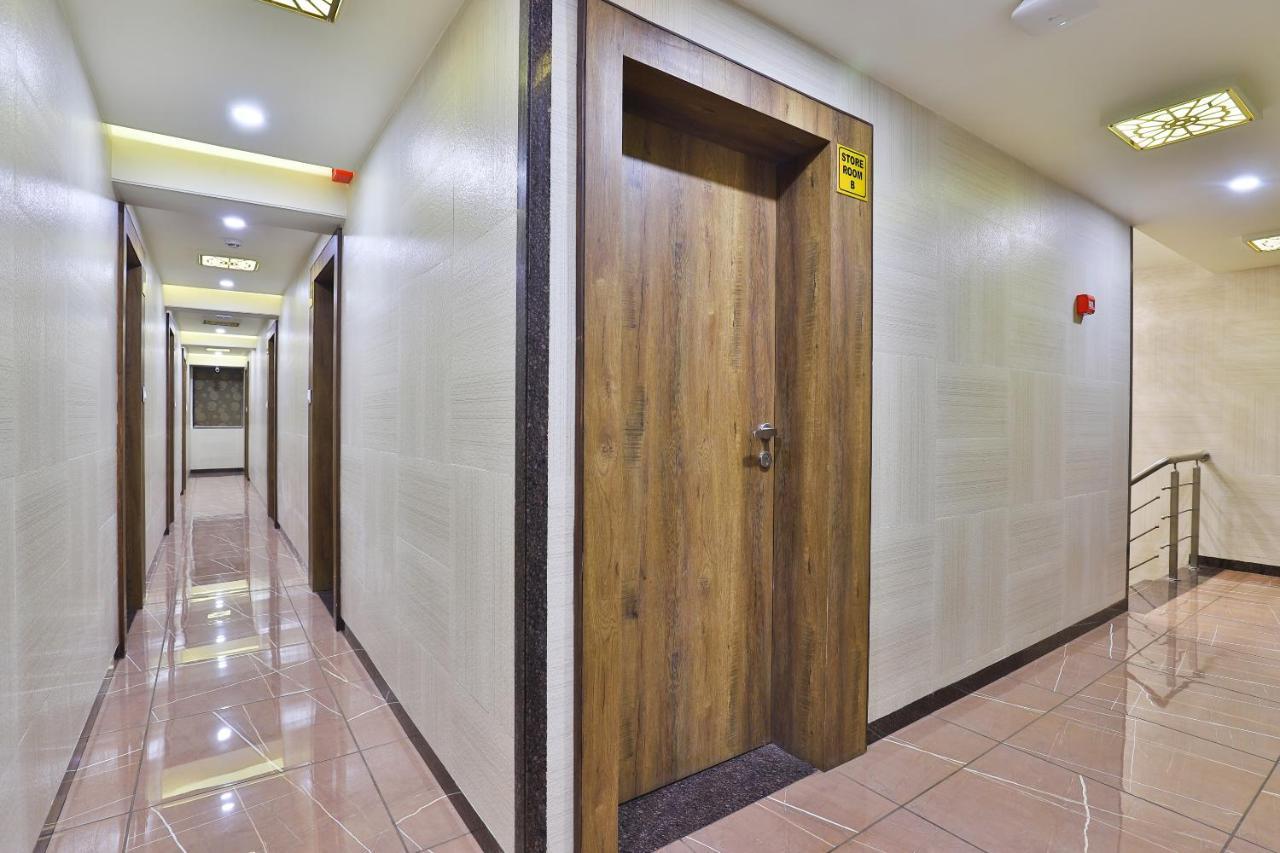 Hotel Pearl Vadodara Exterior photo