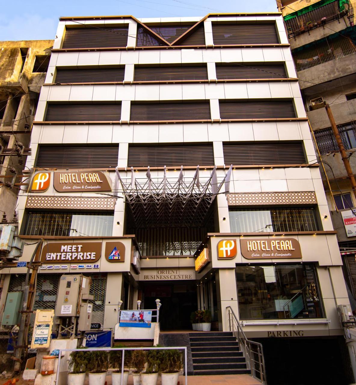 Hotel Pearl Vadodara Exterior photo