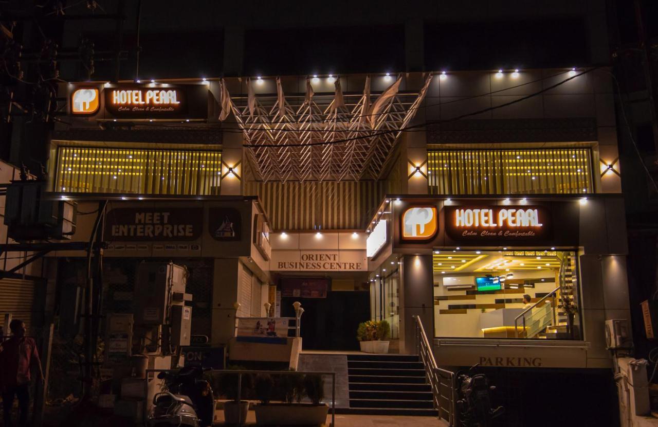 Hotel Pearl Vadodara Exterior photo